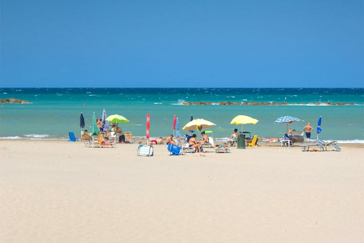 Scopri le migliori mete di mare in Italia a settembre per un relax senza folla e paesaggi incantevoli.